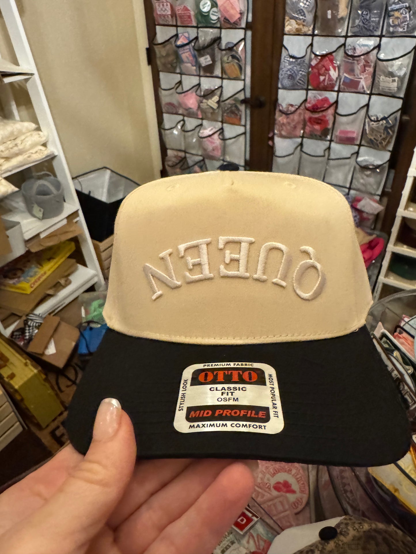 Queen HAT