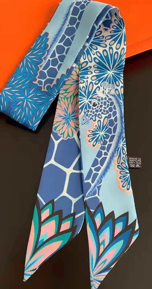 Classic Giraffe Blue Scarf