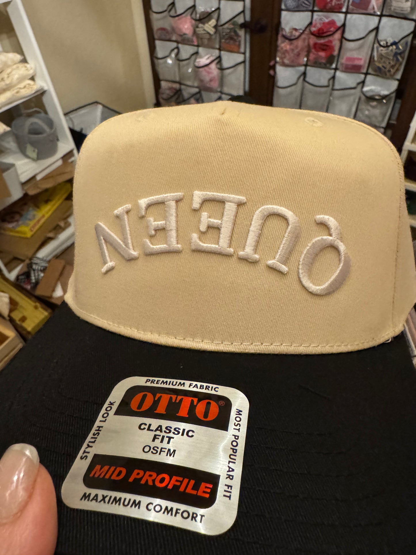 Queen HAT